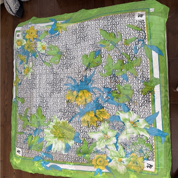 Vibrant Green and Blue Floral Wrap - Picture 2 of 8